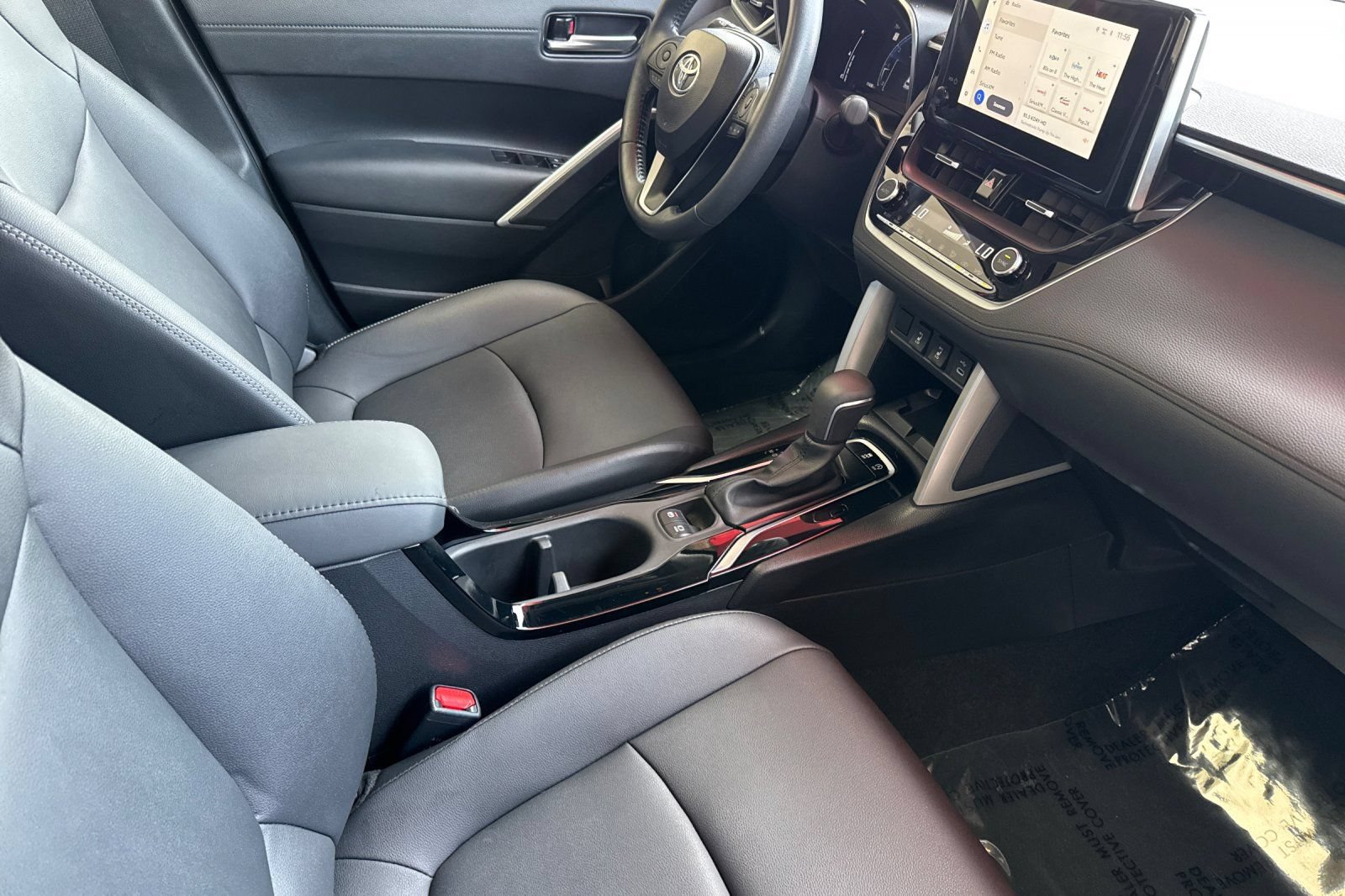 Certified 2024 Toyota Corolla Cross XLE w/ Convenience Package FWD image 22