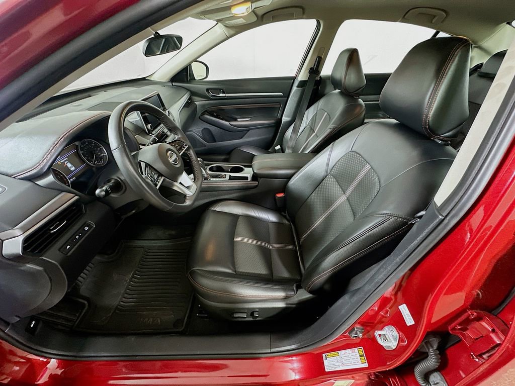 Used 2023 Nissan Altima 2.5 SR image 14