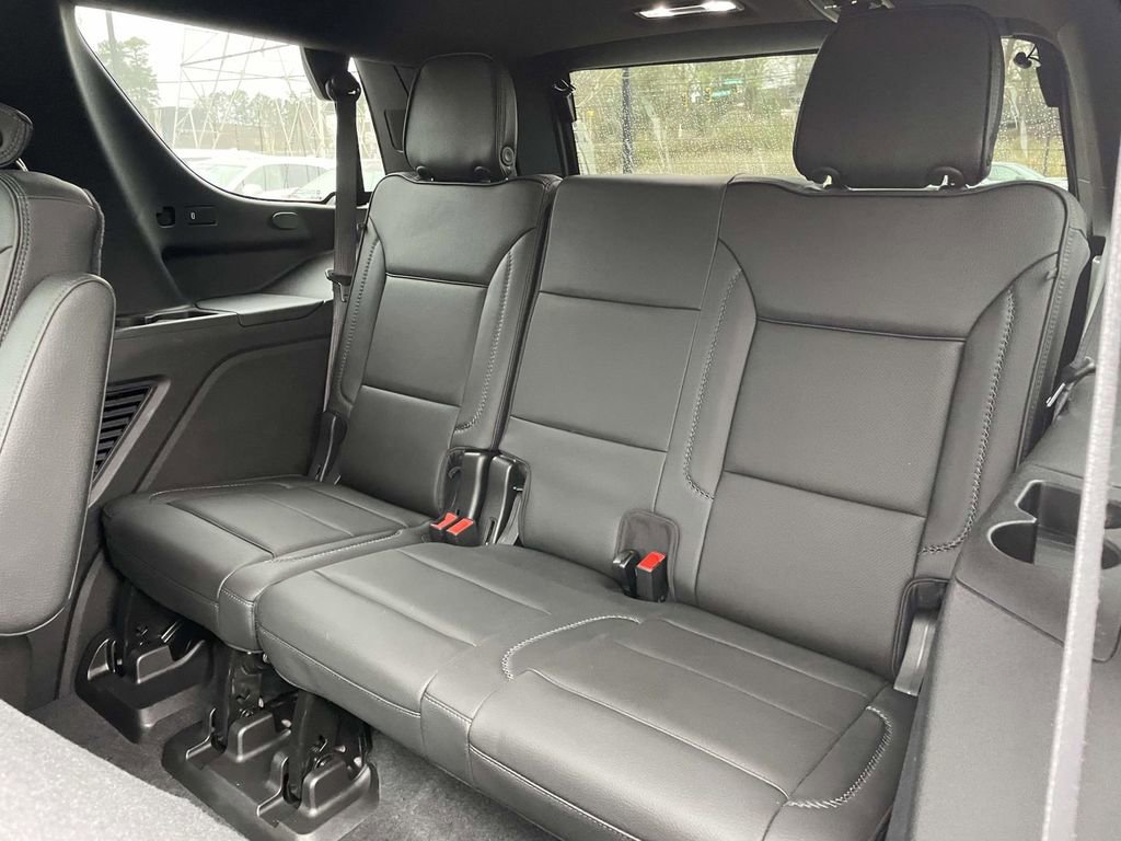 Used 2021 GMC Yukon Denali w/ Denali Premium Package image 12