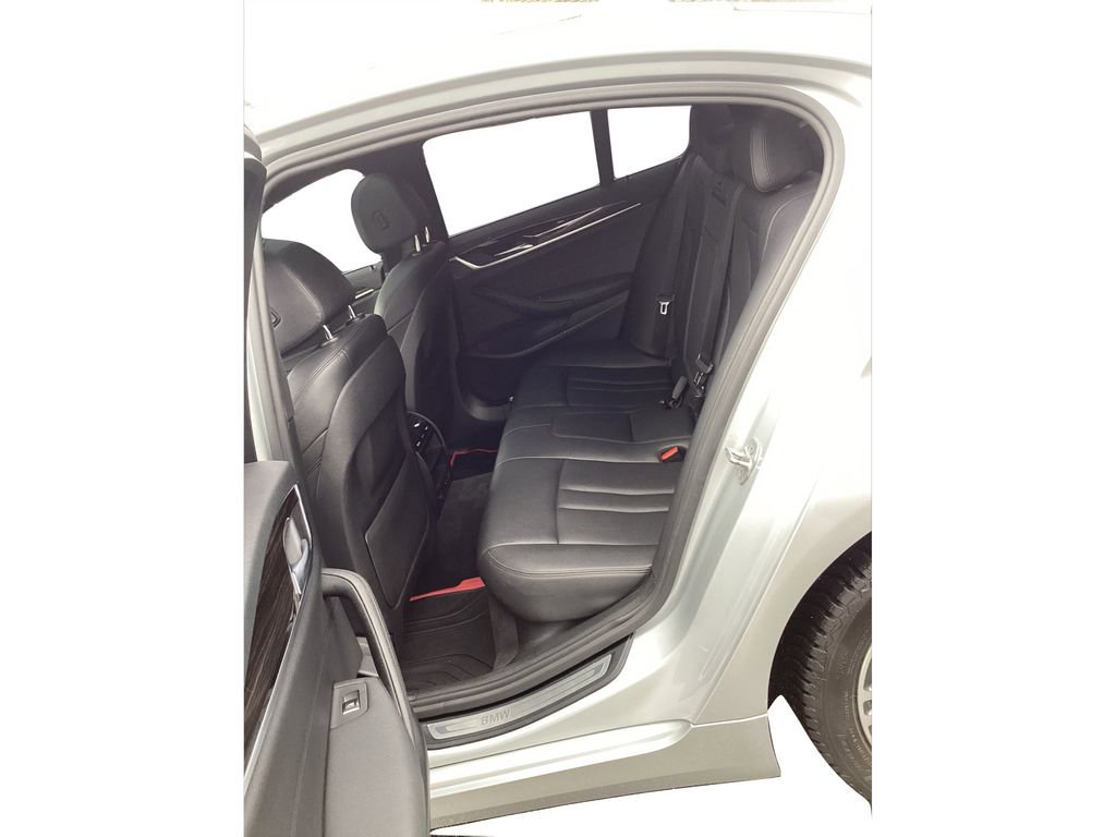 Used 2020 BMW 530i xDrive w/ Convenience Package image 13