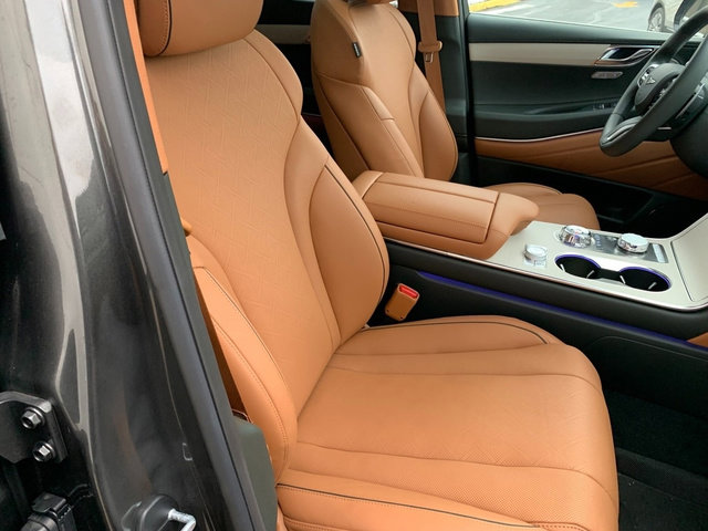 Used 2025 Genesis GV80 2.5T Prestige image 11