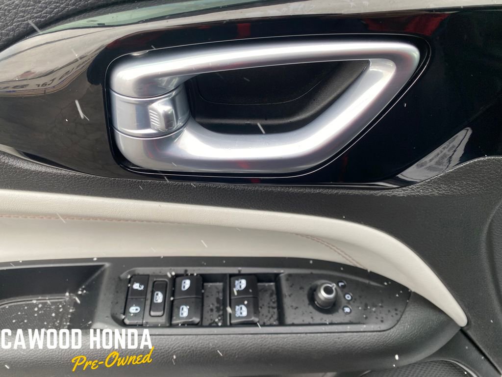 Used 2025 Jeep Compass Limited image 13