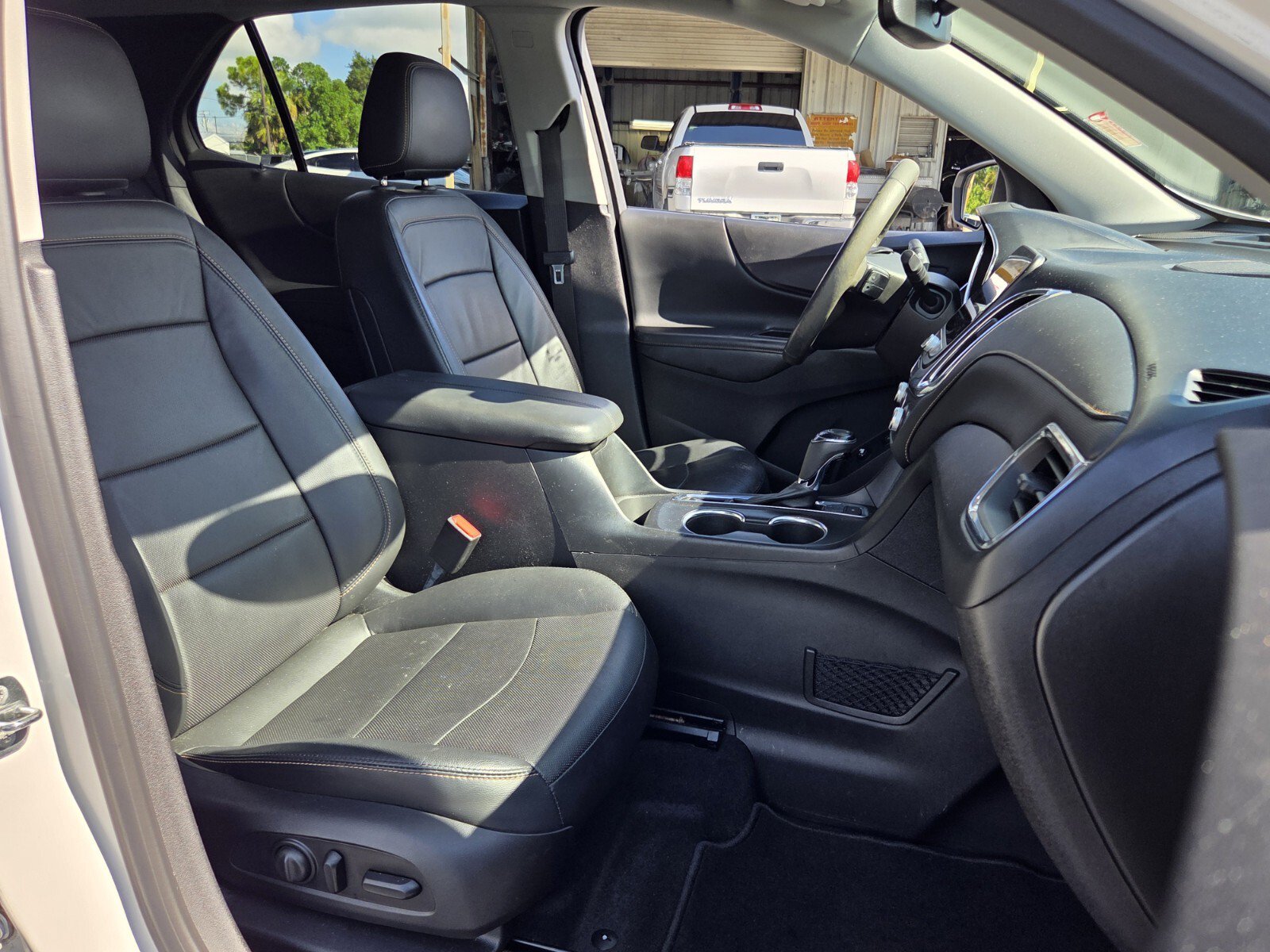Certified 2018 Chevrolet Equinox Premier FWD image 18