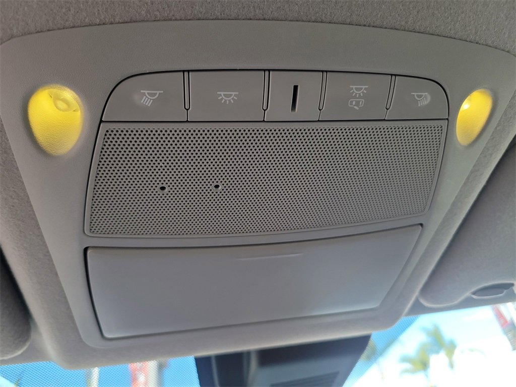 Used 2023 Nissan Leaf S image 16