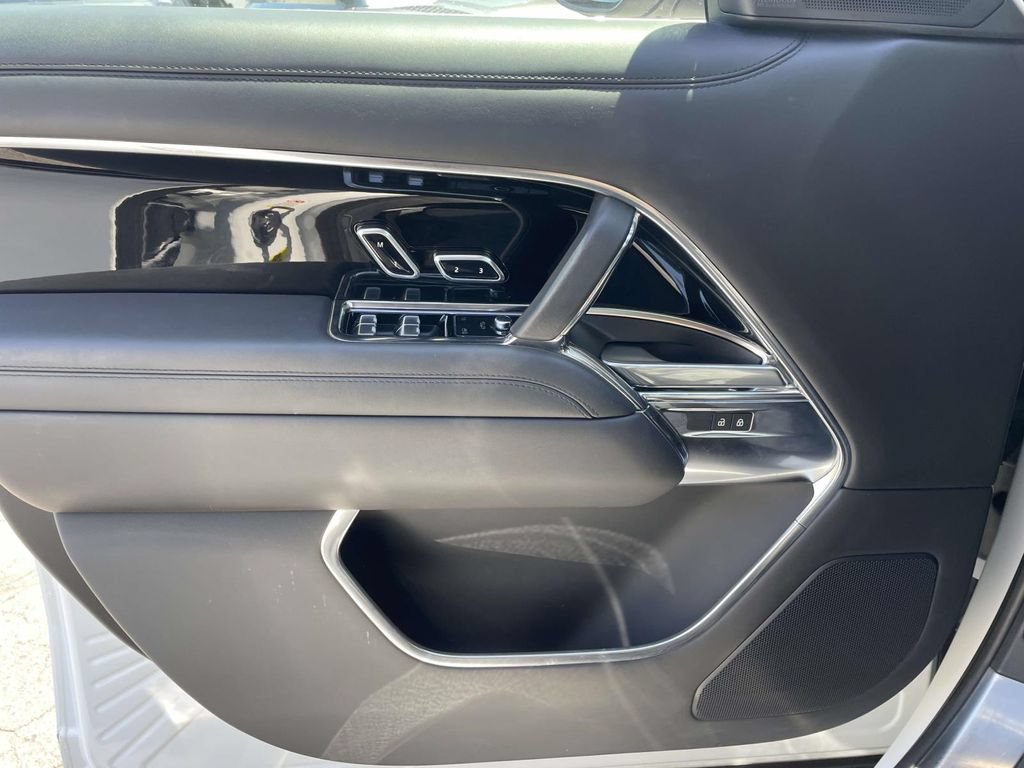 Certified 2022 Land Rover Range Rover SE AWD/4WD image 33