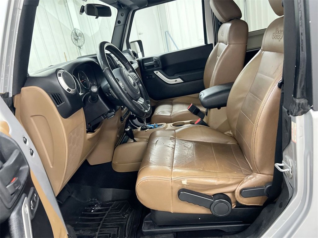 Used 2011 Jeep Wrangler Sahara image 16