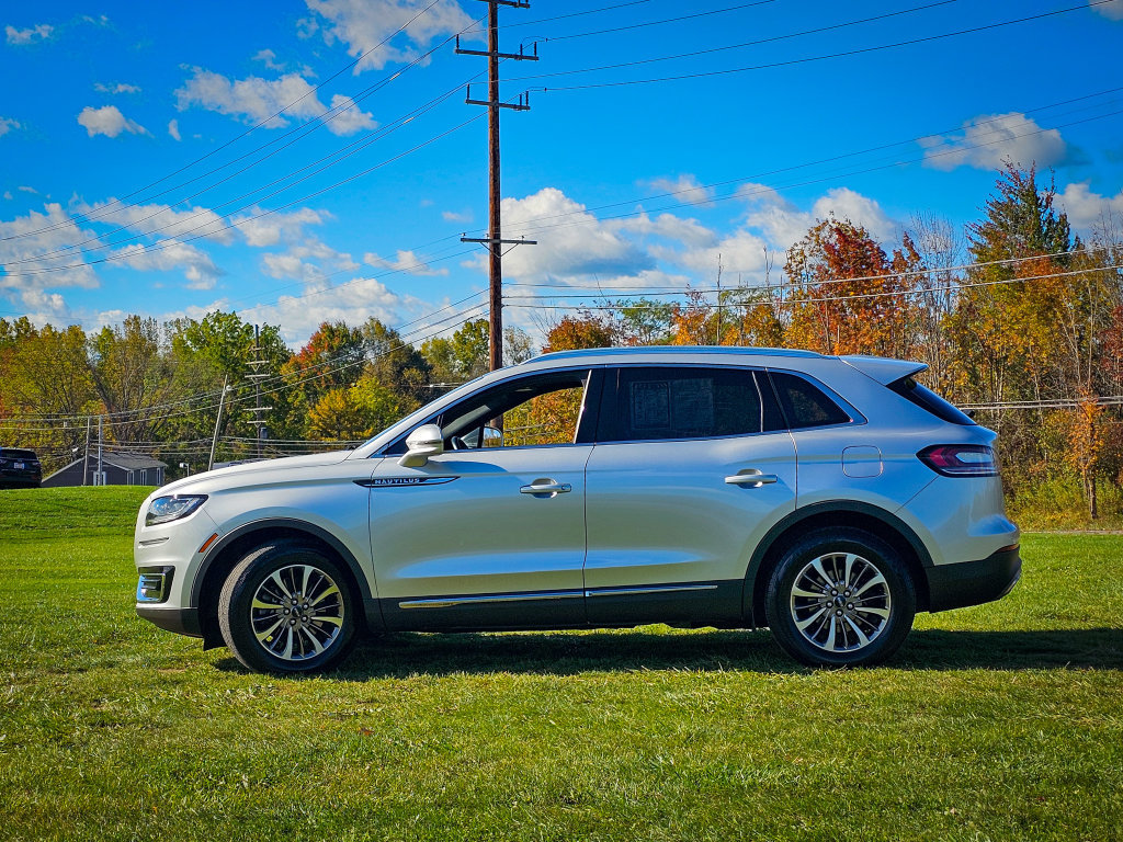 Used 2019 Lincoln Nautilus Select AWD/4WD image 7