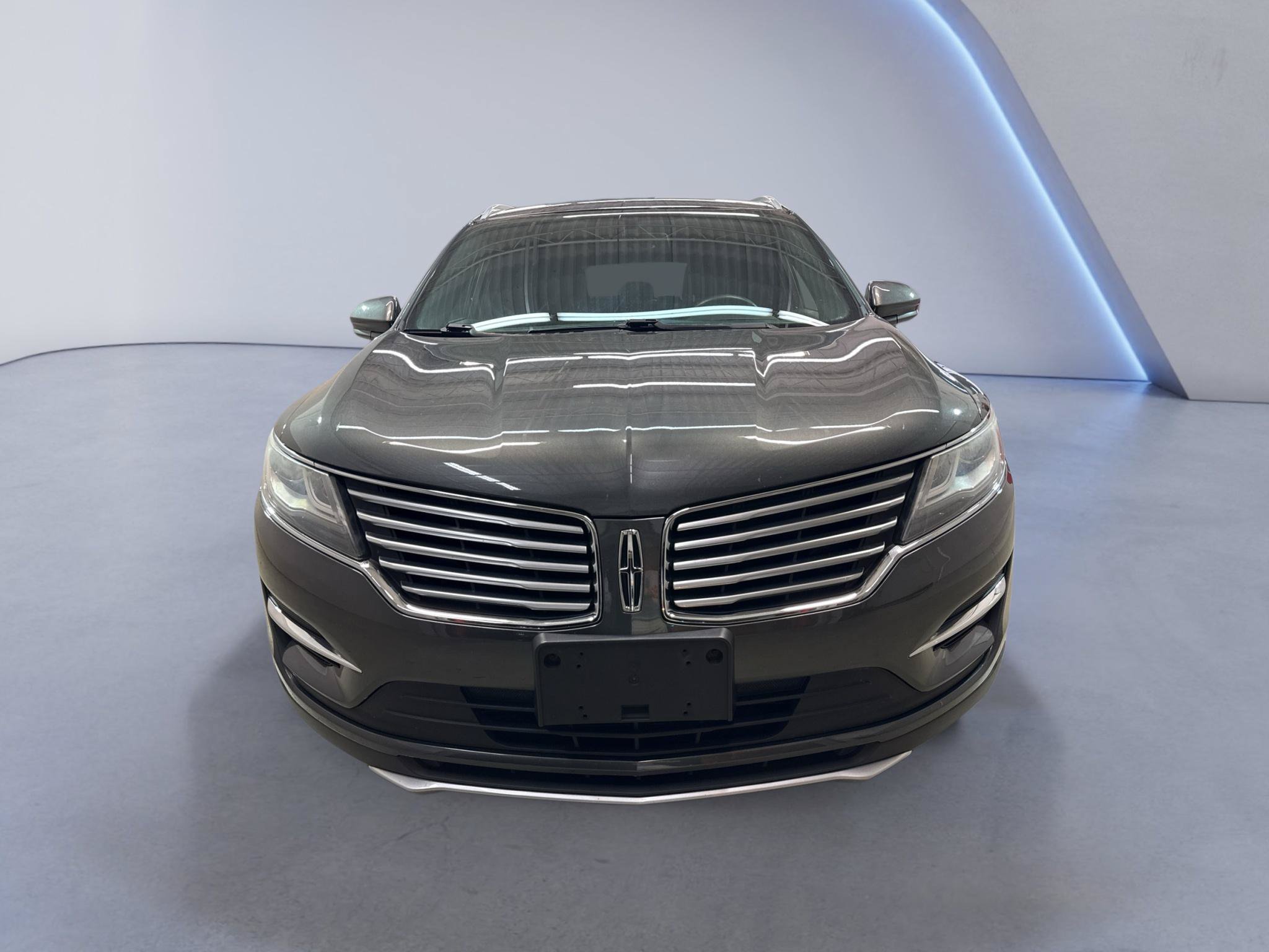 Used 2017 Lincoln MKC Premiere AWD/4WD image 2