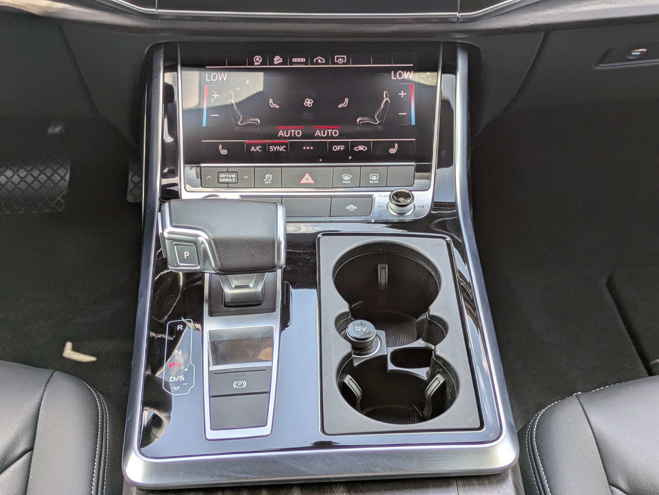 Used 2023 Audi Q8 Premium AWD/4WD image 22