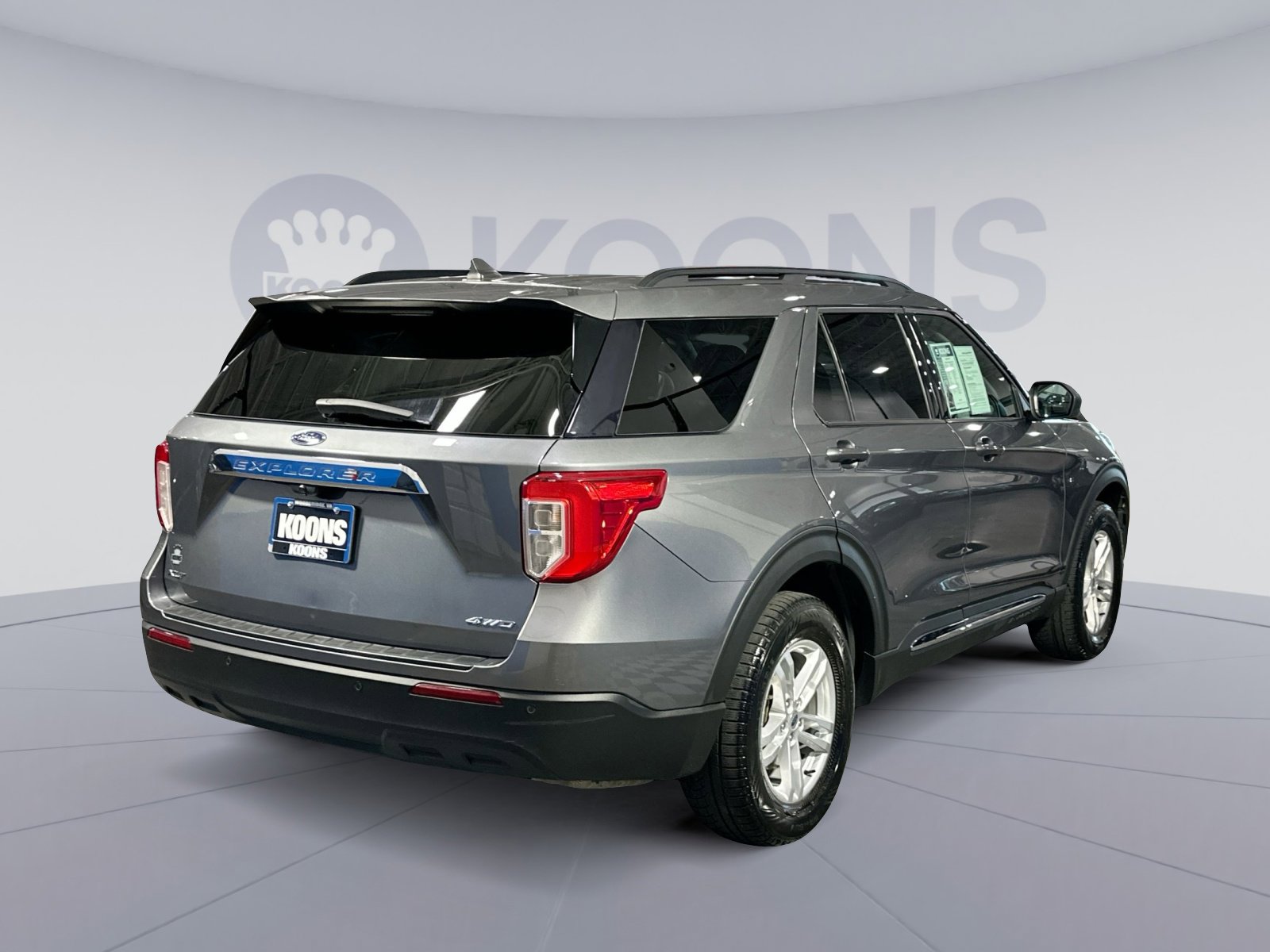 Used 2022 Ford Explorer XLT image 7