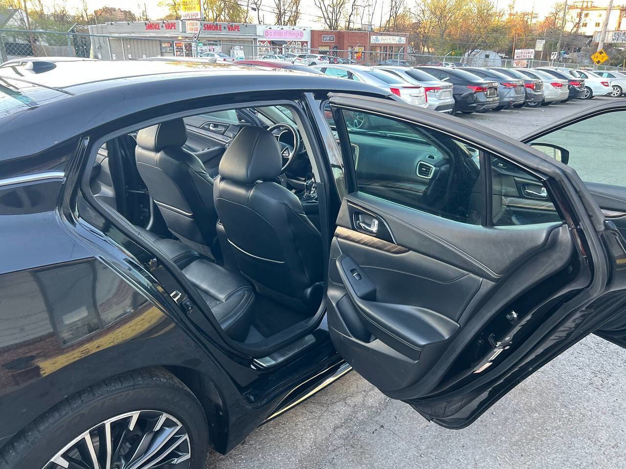 Used 2017 Nissan Maxima Platinum w/ Medallion Package FWD image 15
