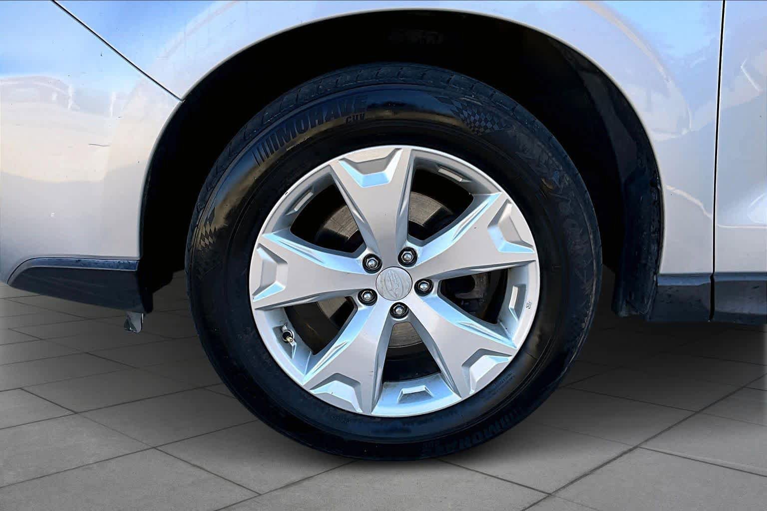 Used 2014 Subaru Forester 2.5i Limited w/ Popular Package #2 image 11