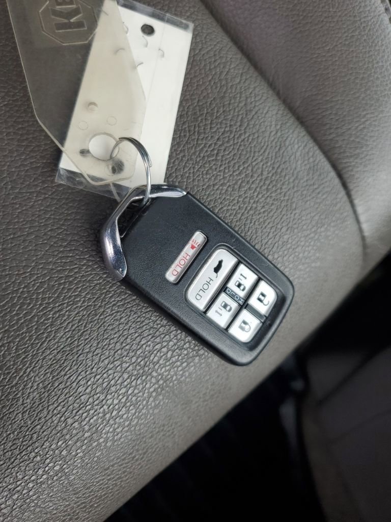 Used 2016 Honda Odyssey Touring Elite image 41