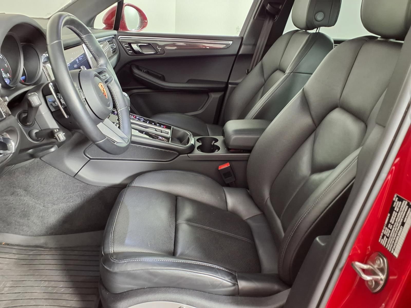 Used 2024 Porsche Macan Turbo image 23
