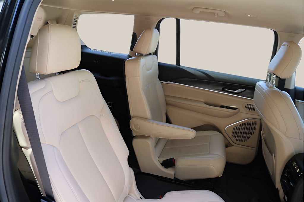 Used 2021 Jeep Grand Cherokee L Limited RWD image 18
