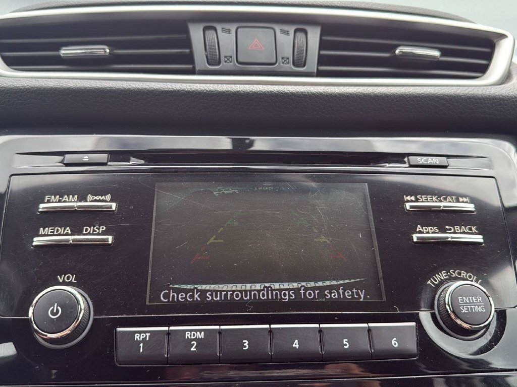 Used 2015 Nissan Rogue SV w/ SV Moonroof Package AWD/4WD image 6