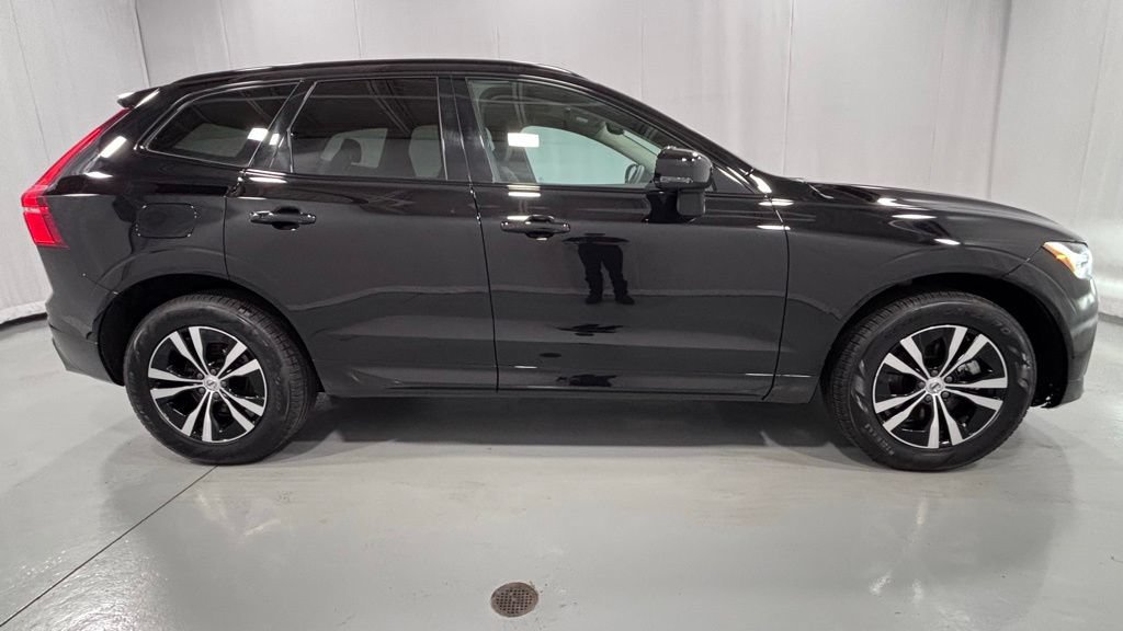 Certified 2025 Volvo XC60 B5 Core AWD/4WD image 5