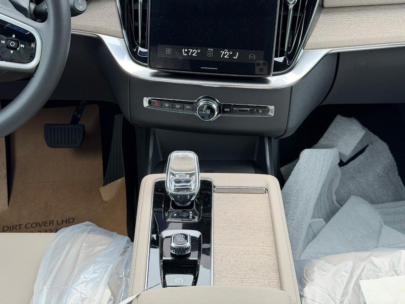 New 2026 Volvo XC90 B6 Plus w/ Protection Package AWD/4WD image 8