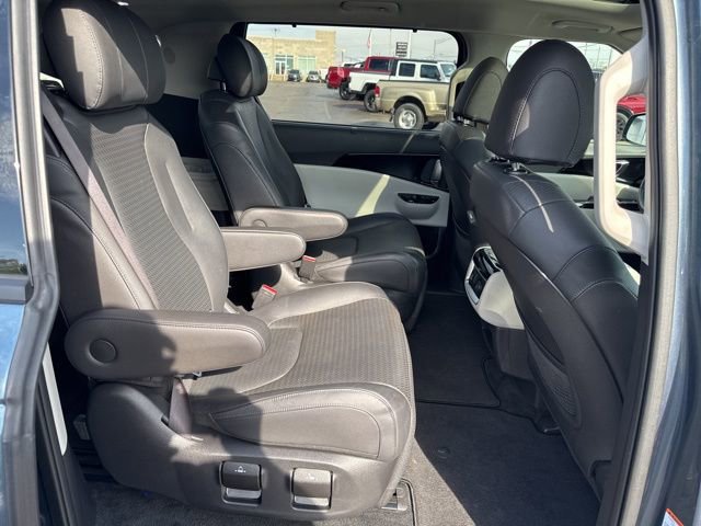 Used 2024 Kia Carnival SX Prestige FWD image 23