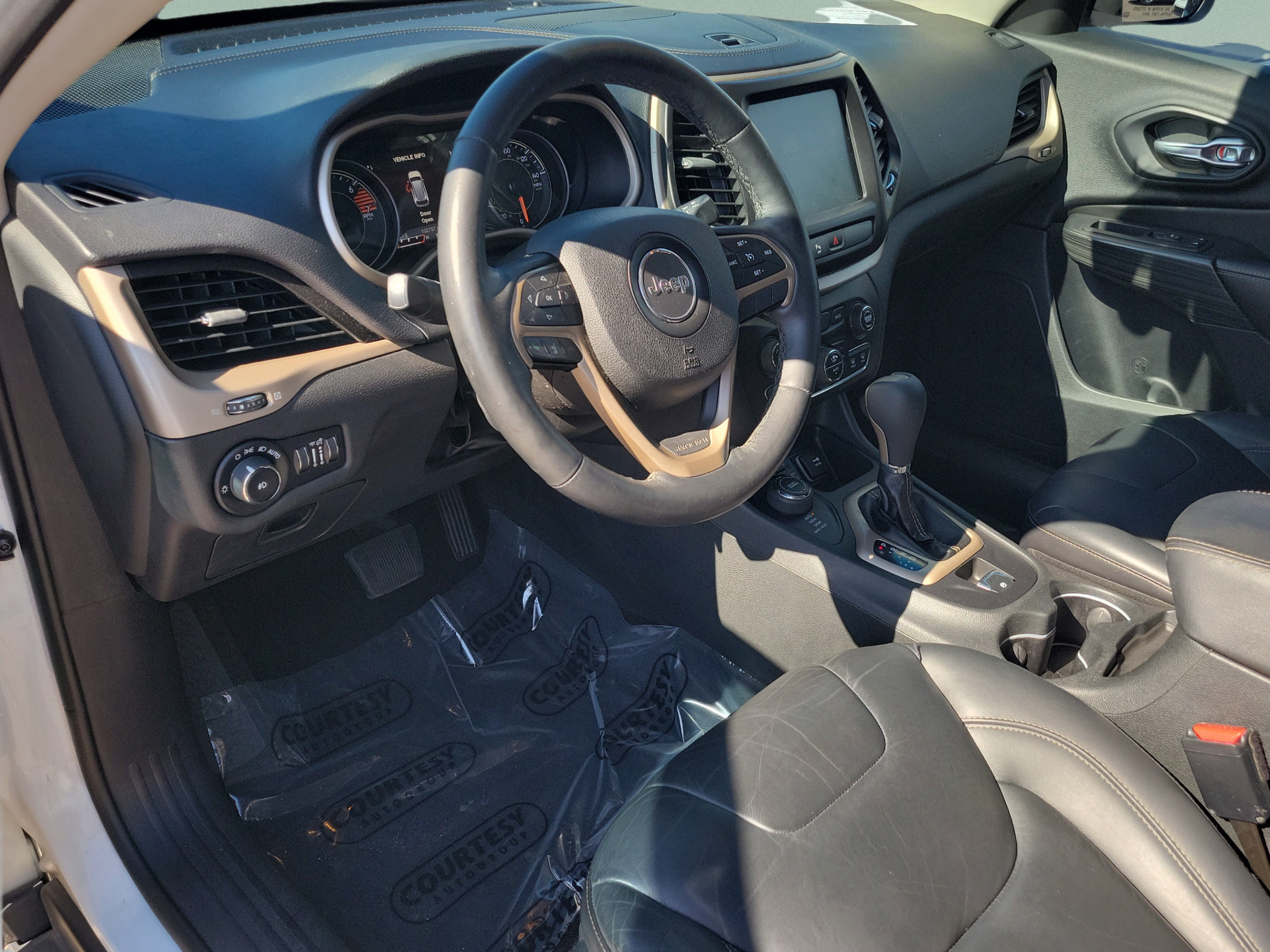 Used 2016 Jeep Cherokee Limited AWD/4WD image 9