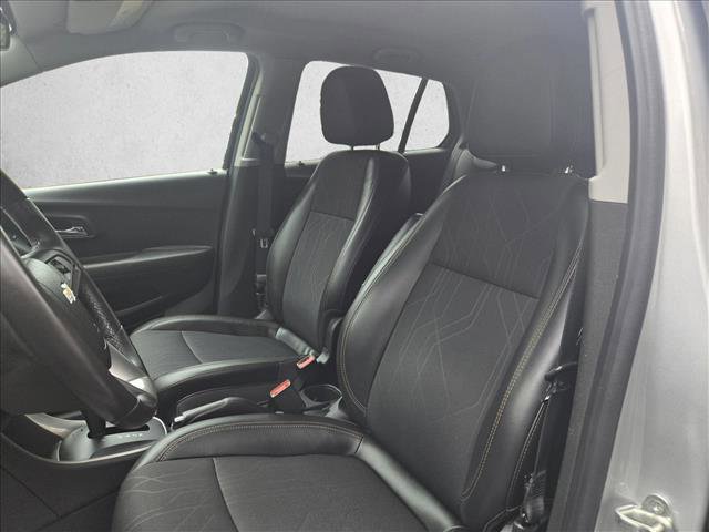 Used 2019 Chevrolet Trax LT w/ LT Convenience Package image 12