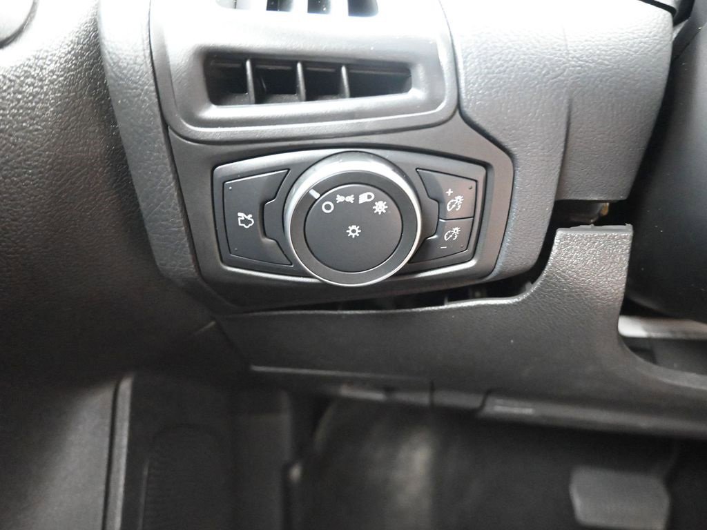 Used 2018 Ford Focus SE image 19