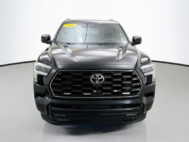 Used 2025 Toyota Sequoia Platinum AWD/4WD image 2