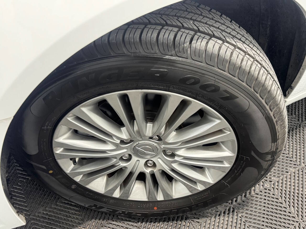 Used 2015 Chrysler Town & Country Touring-L w/ Driver Convenience Group image 45