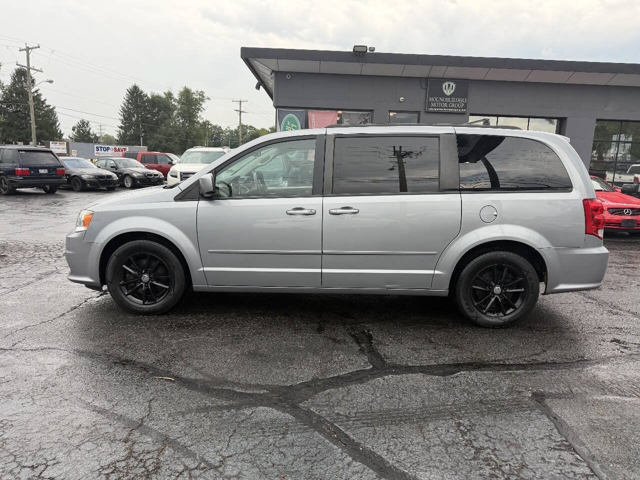 Used 2014 Dodge Grand Caravan SXT FWD image 3