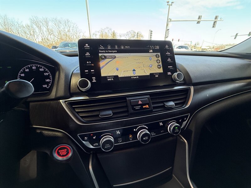 Used 2018 Honda Accord Touring image 18