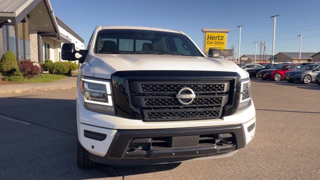 Used 2023 Nissan Titan SV w/ SV Convenience Package AWD/4WD image 4