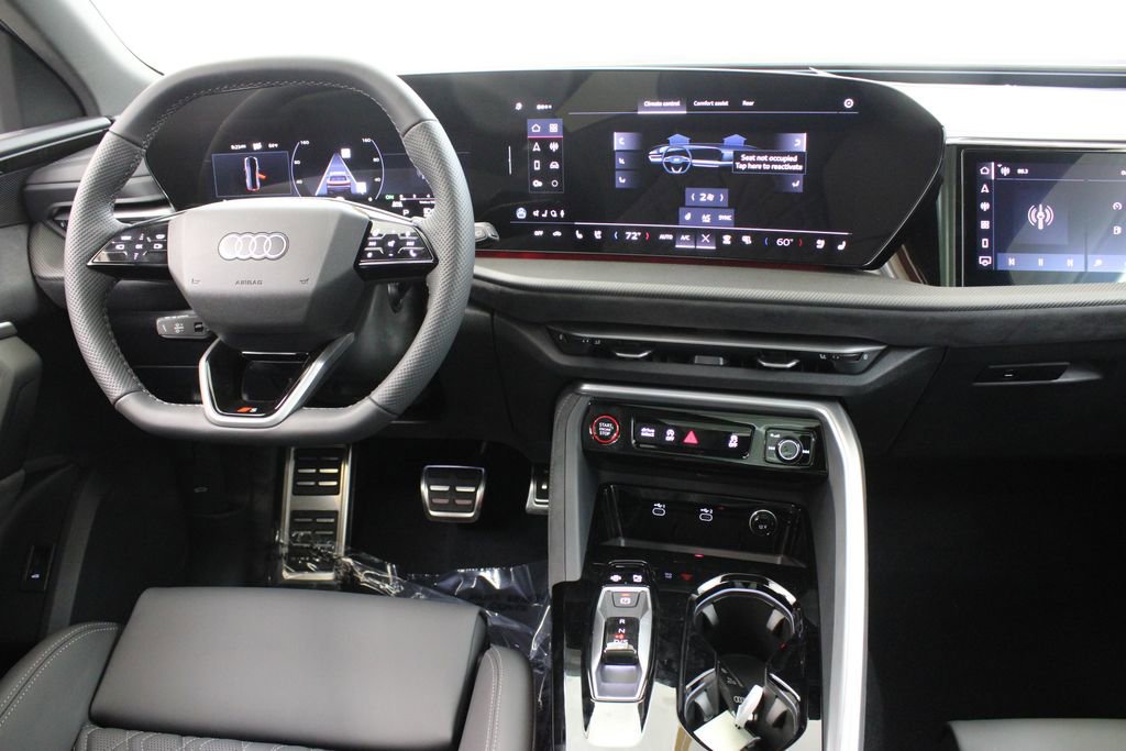 New 2025 Audi SQ5 Prestige image 9