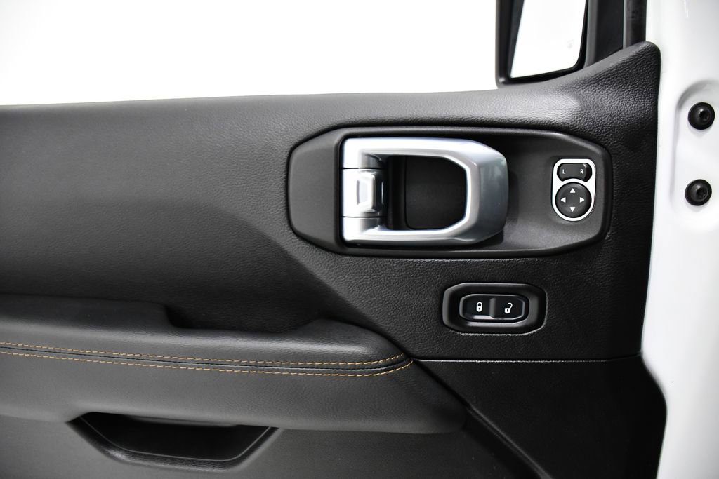 Used 2022 Jeep Wrangler Unlimited Sahara image 17