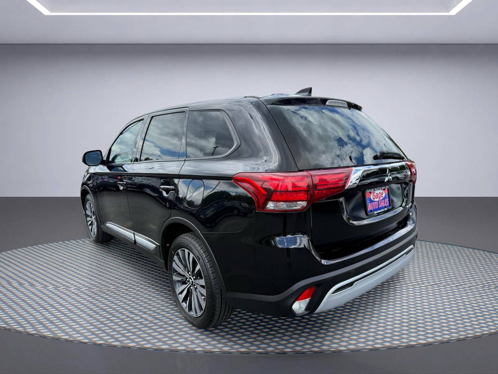 Used 2020 Mitsubishi Outlander SE AWD/4WD image 4