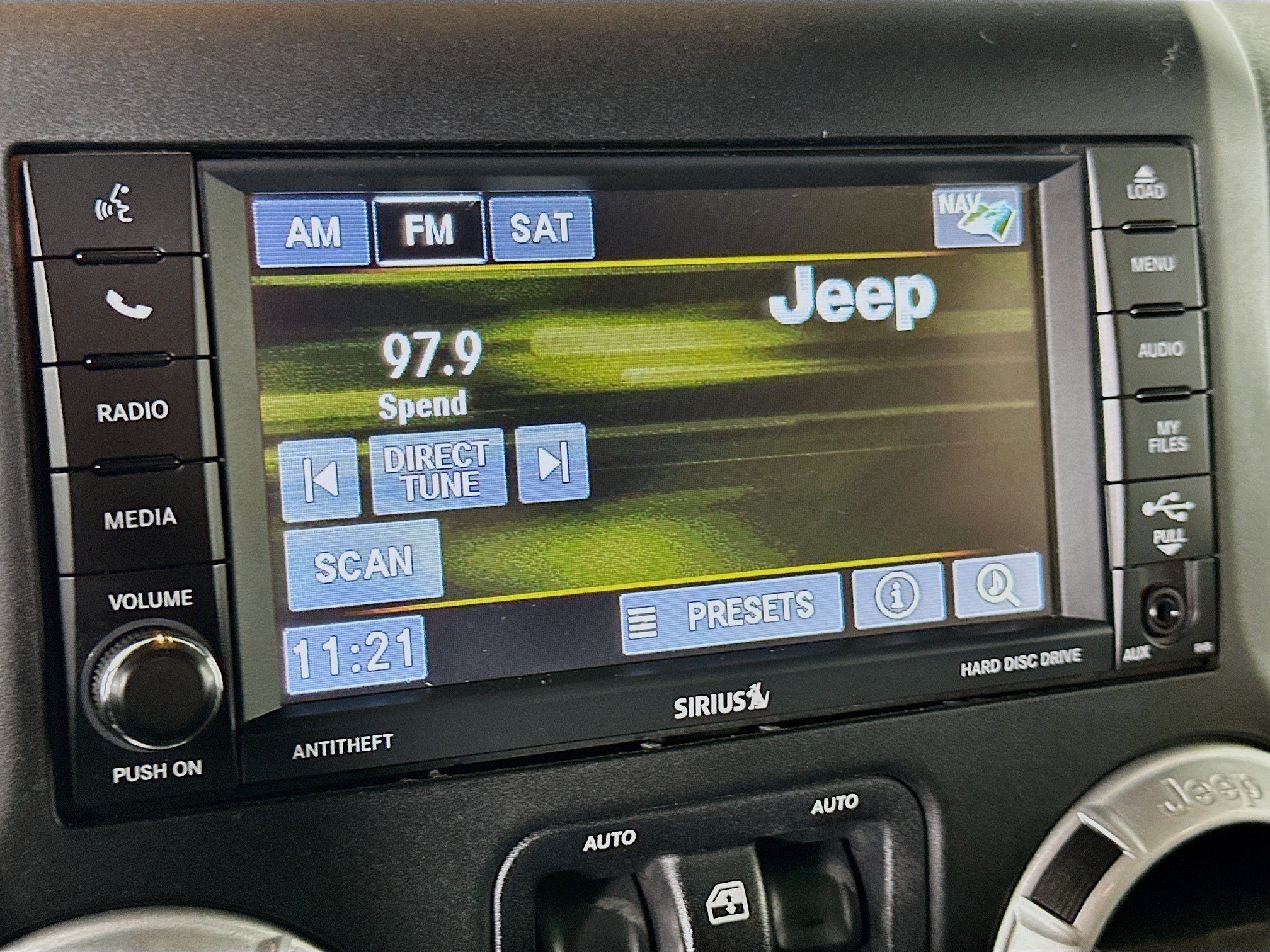 Used 2014 Jeep Wrangler Sahara w/ Connectivity Group AWD/4WD image 19