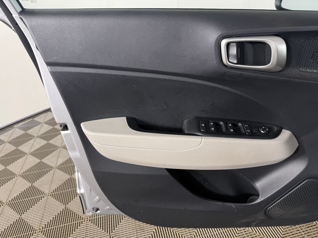 Certified 2026 Hyundai Venue SEL FWD image 22