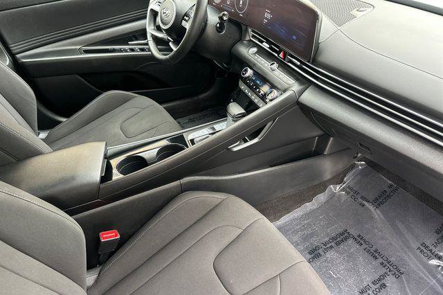 Certified 2023 Hyundai Elantra SEL w/ Convenience Package FWD image 16