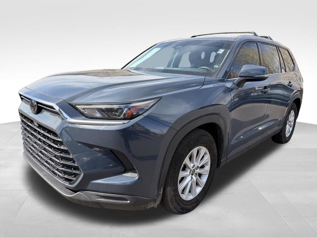 Used 2024 Toyota Grand Highlander XLE image 2