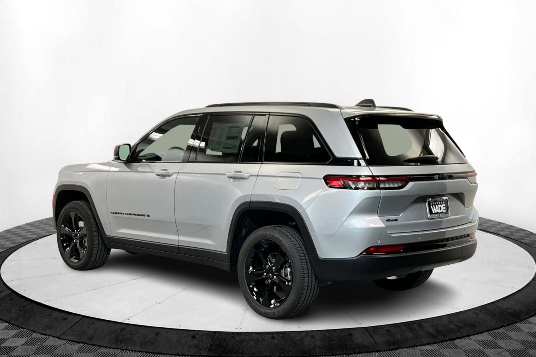 New 2025 Jeep Grand Cherokee Altitude AWD/4WD image 3