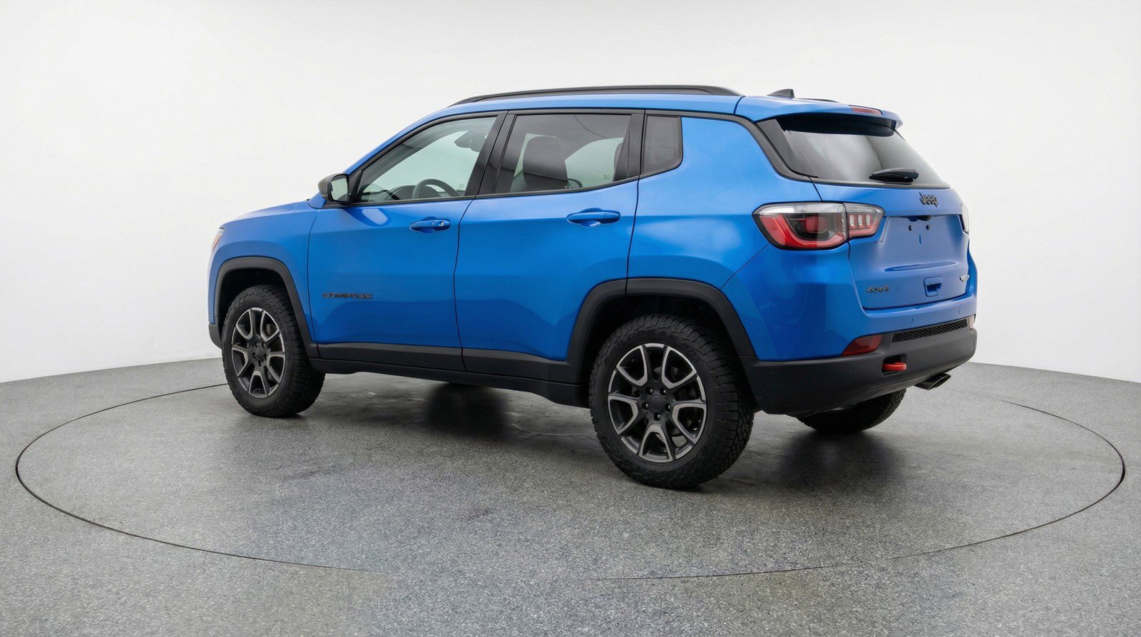 Used 2025 Jeep Compass Trailhawk image 6
