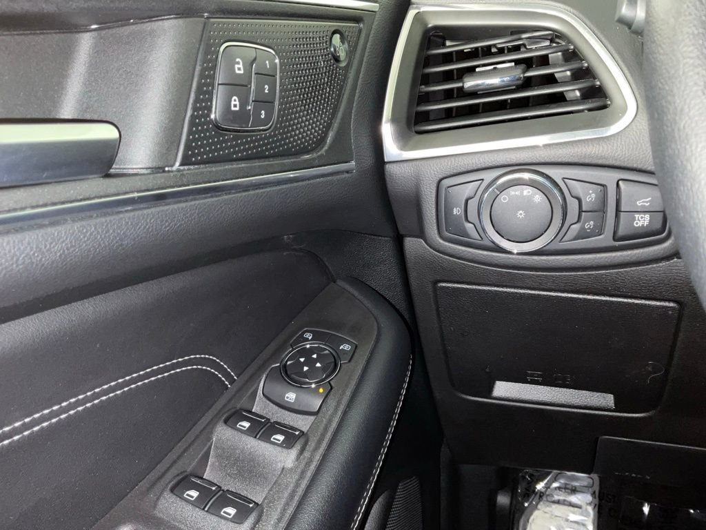 Used 2022 Ford Edge Titanium AWD/4WD image 20