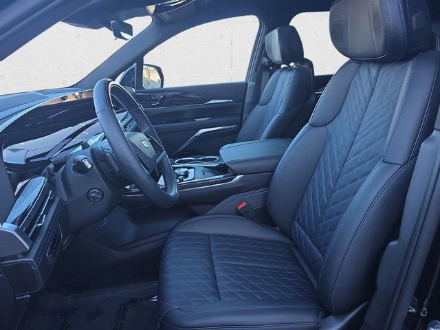 Used 2026 Cadillac Escalade IQL Sport 1 w/ LPO, ONYX Package AWD/4WD image 17