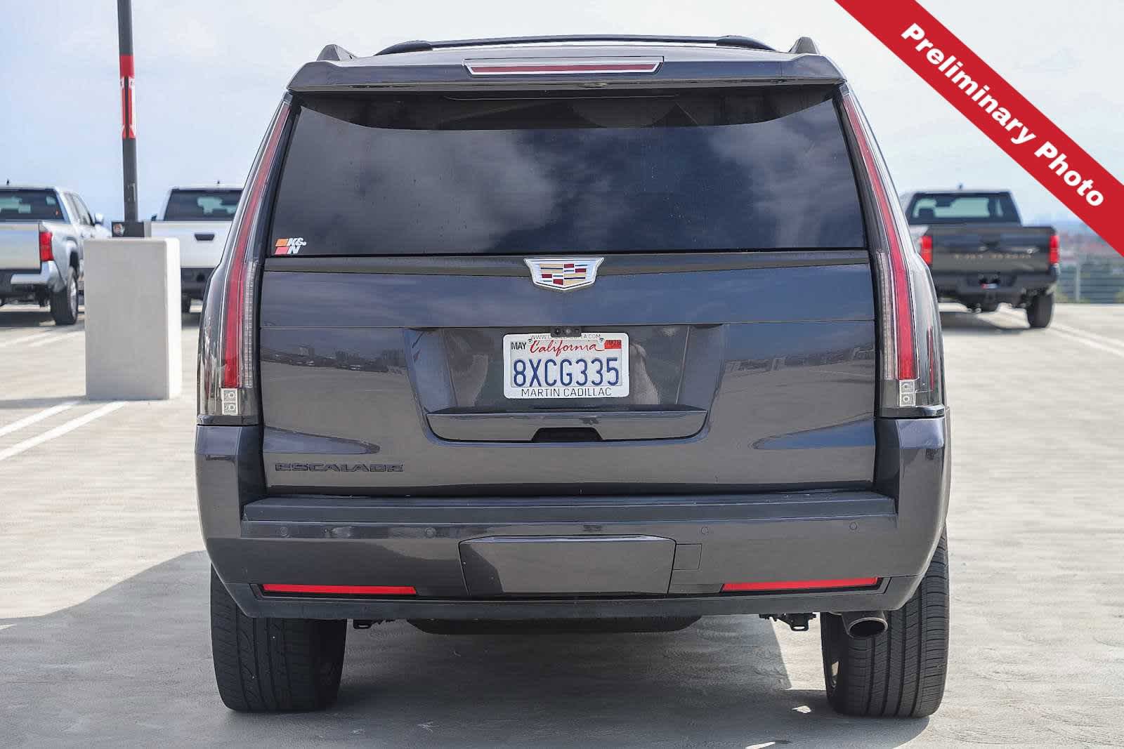 Used 2018 Cadillac Escalade Premium Luxury AWD/4WD image 7