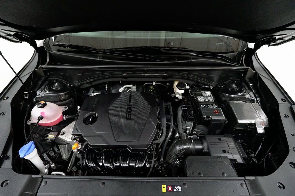 Used 2025 Kia Sorento S image 3