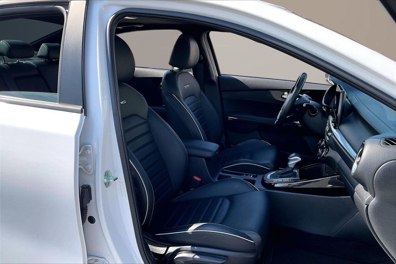 Used 2023 Kia Forte GT-Line w/ GT-Line Premium Package image 25