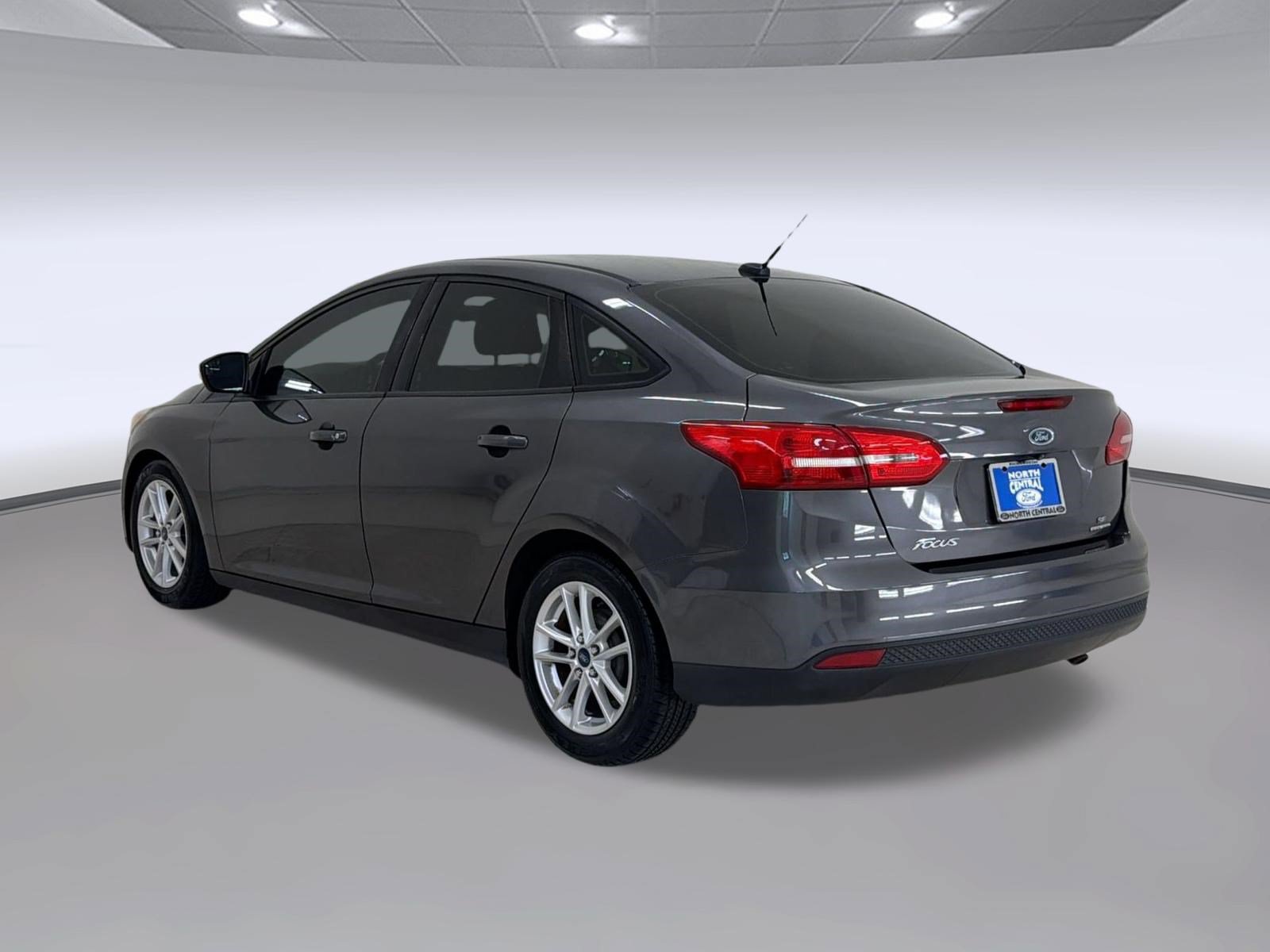 Used 2015 Ford Focus SE FWD image 3