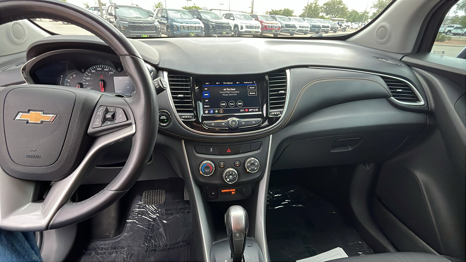 Used 2022 Chevrolet Trax LT w/ Midnight Edition AWD/4WD image 19