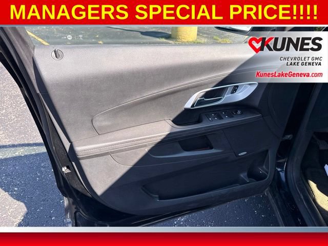 Used 2017 Chevrolet Equinox Premier w/ Enhanced Convenience Package AWD/4WD image 15