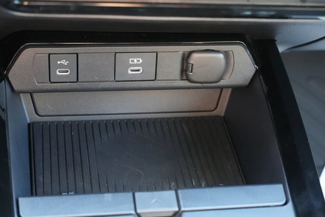 Used 2026 Toyota Prius Plug-In Hybrid FWD image 37
