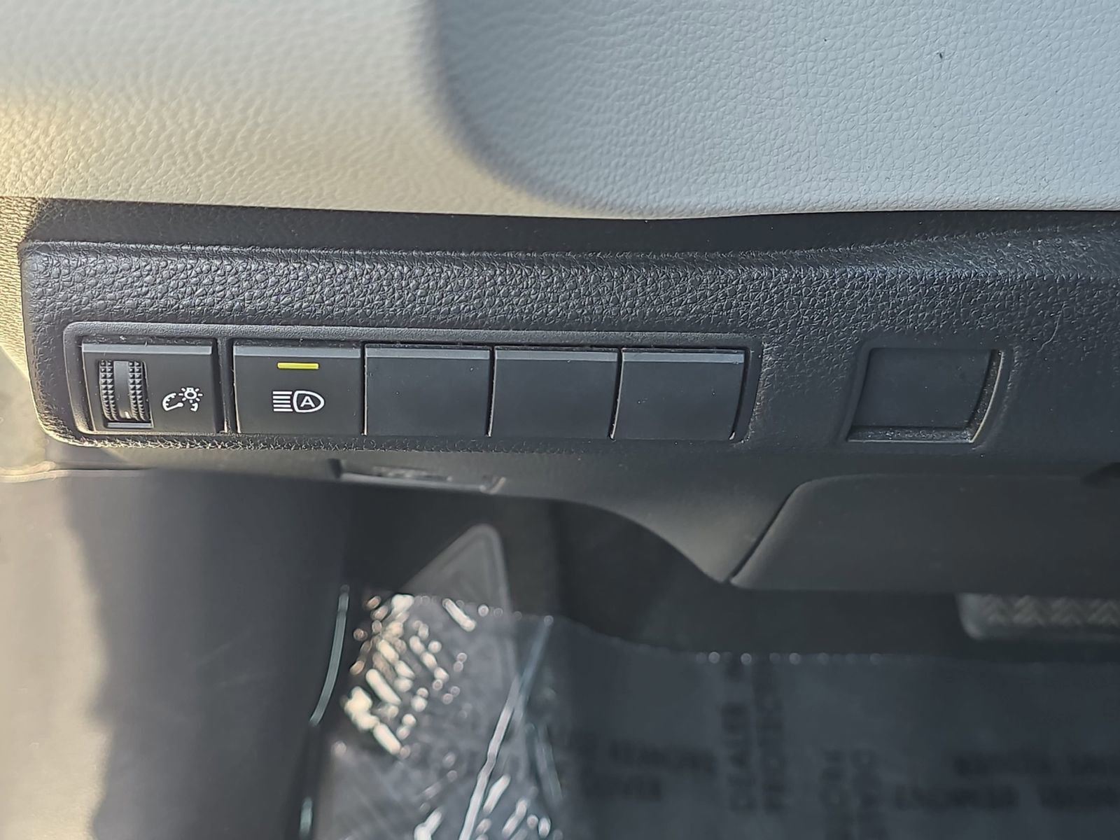 Used 2020 Toyota Corolla SE image 31